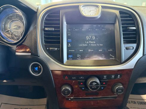 Used 2013 Chrysler 300 RWD image 15