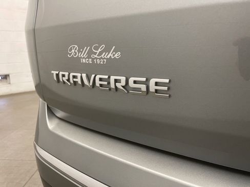 Used 2023 Chevrolet Traverse Premier image 8