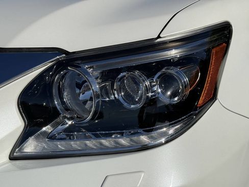 Used 2019 Lexus GX 460 Premium w/ Premium Package image 9