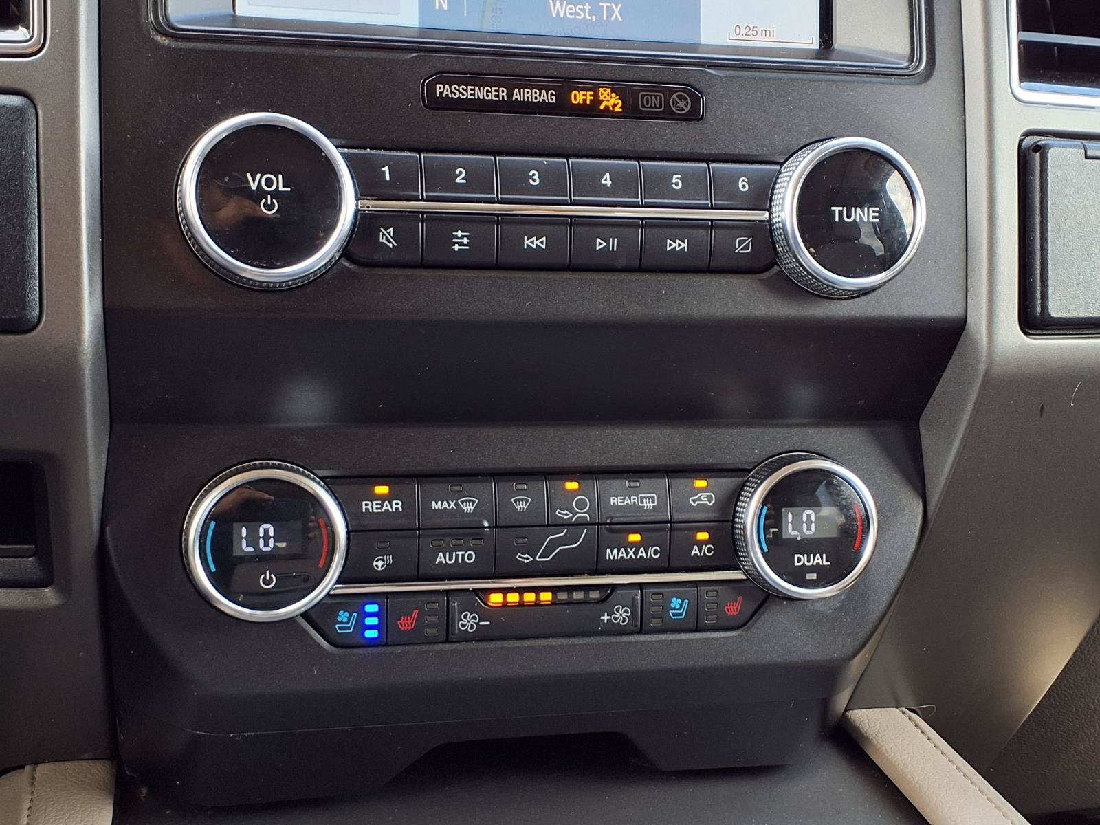Used 2020 Ford Expedition Max XLT w/ Equipment Group 202A RWD image 17