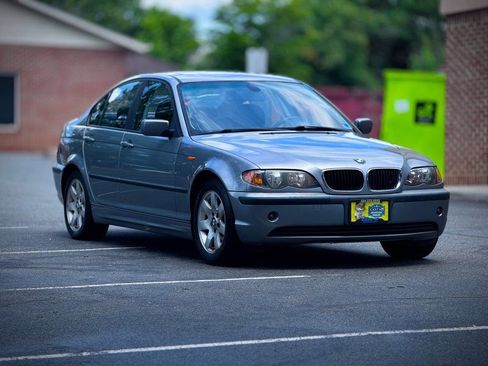 Used 2004 BMW 325i Sedan RWD image 1