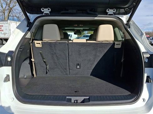 Used 2022 Toyota Highlander XLE image 32