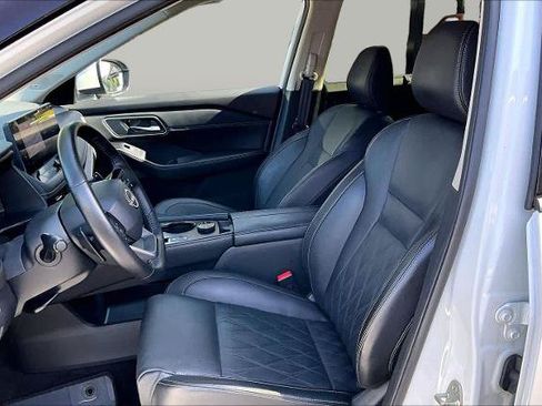 Certified 2025 Nissan Rogue Platinum w/ Platinum Premium Package AWD/4WD image 8