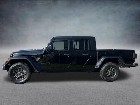 Used 2024 Jeep Gladiator Sport AWD/4WD image 2