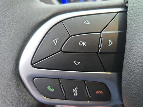 New 2026 Chrysler Pacifica Select FWD image 18
