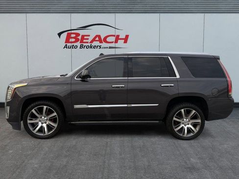 Used 2015 Cadillac Escalade Premium image 7