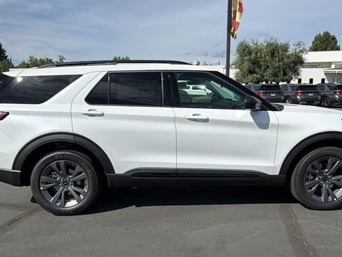 New 2026 Ford Explorer Active w/ Active Comfort Package image 3