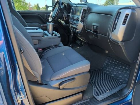 Used 2018 GMC Sierra 2500 SLE w/ SLE Preferred Package AWD/4WD image 9