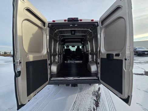 New 2025 RAM ProMaster 1500 w/ Quick Order Package 22G SLT image 9
