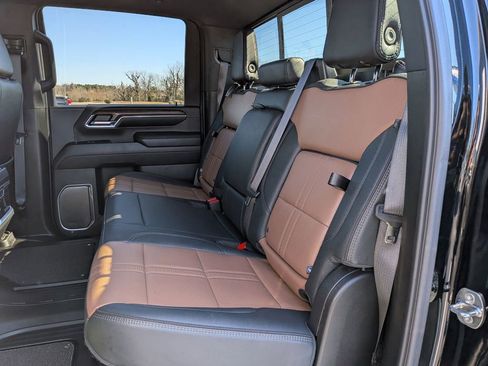 Used 2024 Chevrolet Silverado 2500 High Country w/ High Country Premium Package image 15