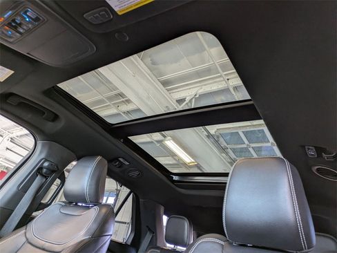 Used 2021 Ford Explorer ST w/ ST Street Pack image 17