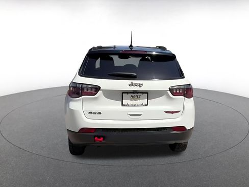 Used 2025 Jeep Compass Trailhawk image 12