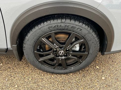 Used 2024 Nissan Kicks SR w/ SR Premium Package FWD image 10
