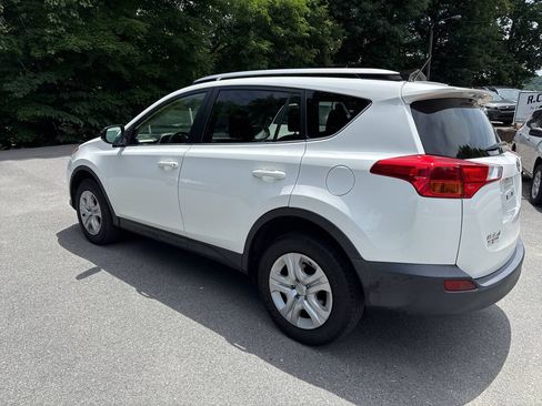 Used 2015 Toyota RAV4 LE AWD/4WD image 3