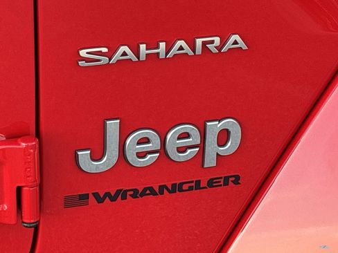 Used 2023 Jeep Wrangler Sahara image 9