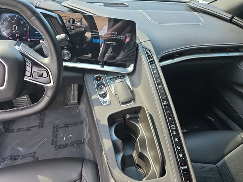 Used 2024 Chevrolet Corvette Stingray Preferred Conv w/ Battery Protection Package RWD image 22