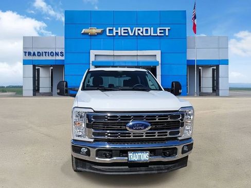 Used 2024 Ford F350 XLT image 4