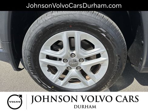 Used 2018 Jeep Compass Sport FWD image 16