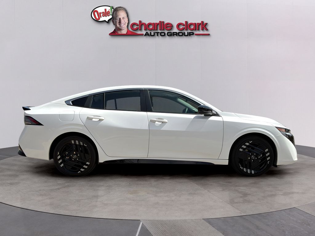 Used 2026 Nissan Sentra SR w/ Floor Mat Package FWD image 6