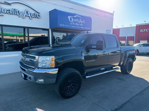 Used 2013 Chevrolet Silverado 1500 LT w/ Max Trailering Pack image 2
