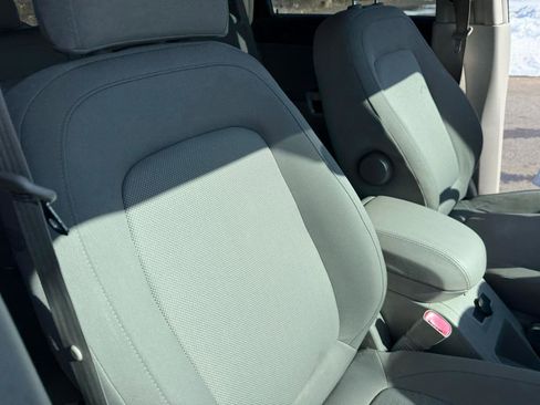 Used 2008 Saturn Vue XE image 25