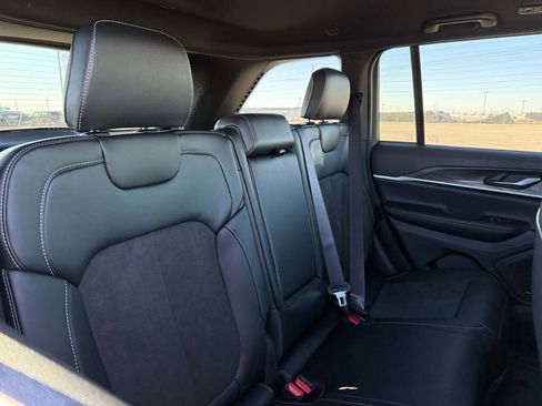 New 2026 Jeep Grand Cherokee Altitude image 21