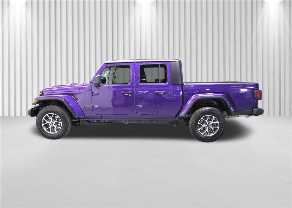 New 2026 Jeep Gladiator Sport AWD/4WD image 7