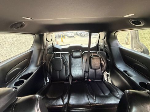 Used 2025 Chrysler Pacifica Select FWD image 26