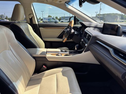 Used 2019 Lexus RX 350L AWD image 36