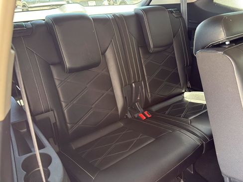 Used 2024 Volkswagen Atlas SE FWD image 42