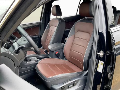 Used 2022 Volkswagen Tiguan SEL R-Line AWD/4WD image 8