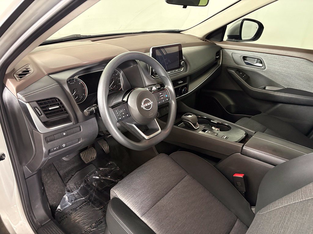 Used 2023 Nissan Rogue SV FWD image 17