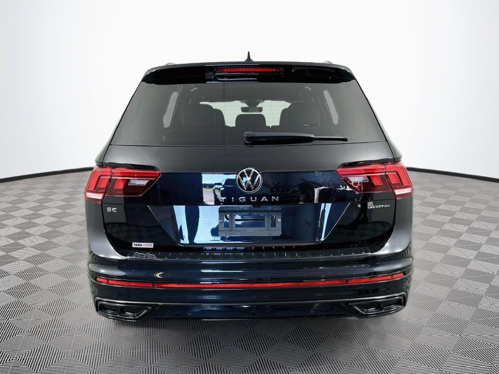 Used 2023 Volkswagen Tiguan SE R-Line AWD/4WD image 9