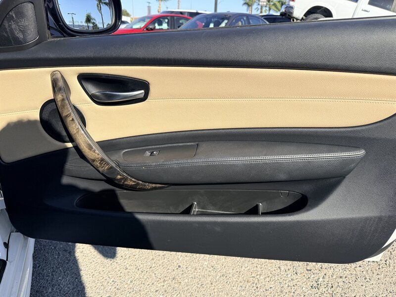 Used 2011 BMW 135i Convertible RWD image 30
