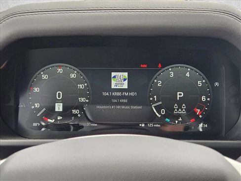 New 2026 Land Rover Defender 130 X-Dynamic SE AWD/4WD image 11
