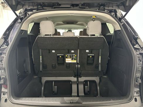 Used 2025 Toyota Sienna LE image 51