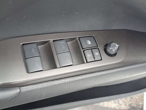 Used 2024 Toyota Camry SE FWD image 14