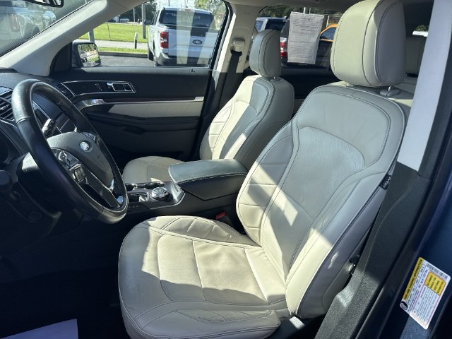 Used 2019 Ford Explorer Limited w/ Limited Luxury Package AWD/4WD image 21