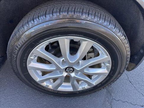 Used 2022 Nissan Rogue Sport S image 24