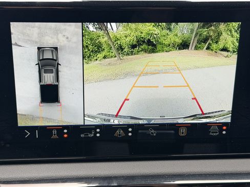 Used 2024 GMC Sierra 1500 AT4 w/ Technology Package AWD/4WD image 31