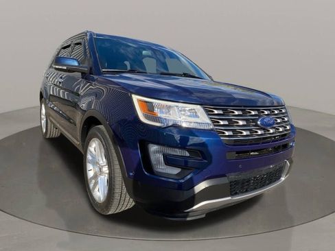 Used 2017 Ford Explorer Limited w/ Equipment Group 301A image 8