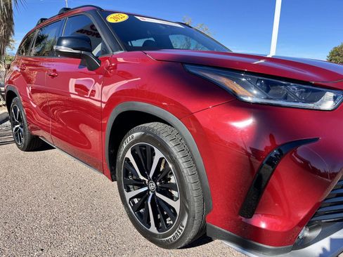 Used 2022 Toyota Highlander XSE image 15