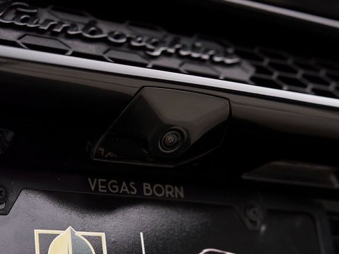 Used 2021 Lamborghini Huracan EVO image 13