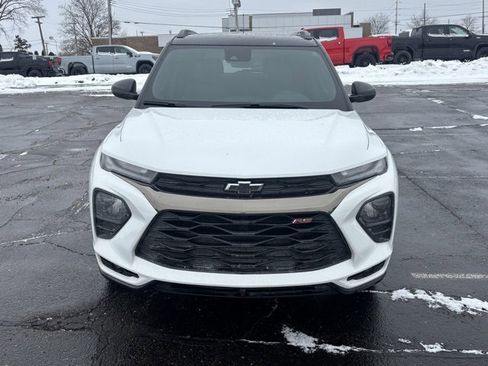 Used 2023 Chevrolet TrailBlazer RS w/ Convenience Package image 2