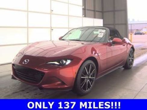 Used 2025 MAZDA MX-5 Miata Grand Touring image 2