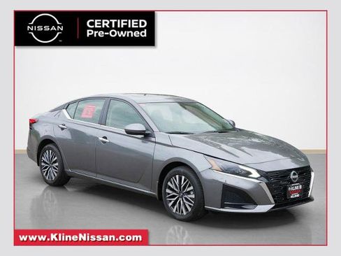 Certified 2023 Nissan Altima 2.5 SV w/ SV Premium Package AWD/4WD image 1