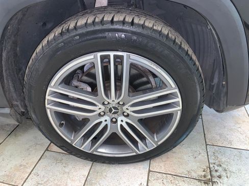 Used 2022 Mercedes-Benz GLS 450 4MATIC image 9