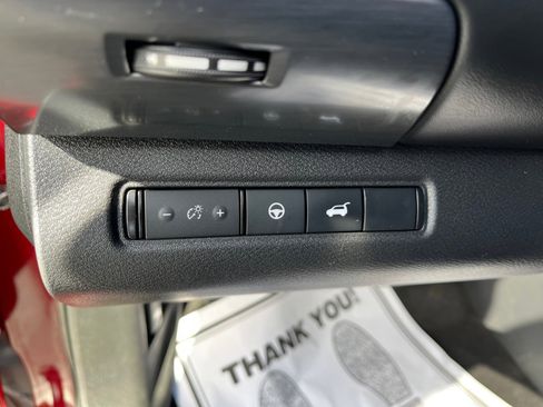 Used 2023 Nissan Pathfinder SL image 12