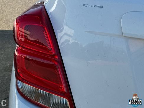 Used 2020 Chevrolet Trax LT w/ LT Convenience Package FWD image 14