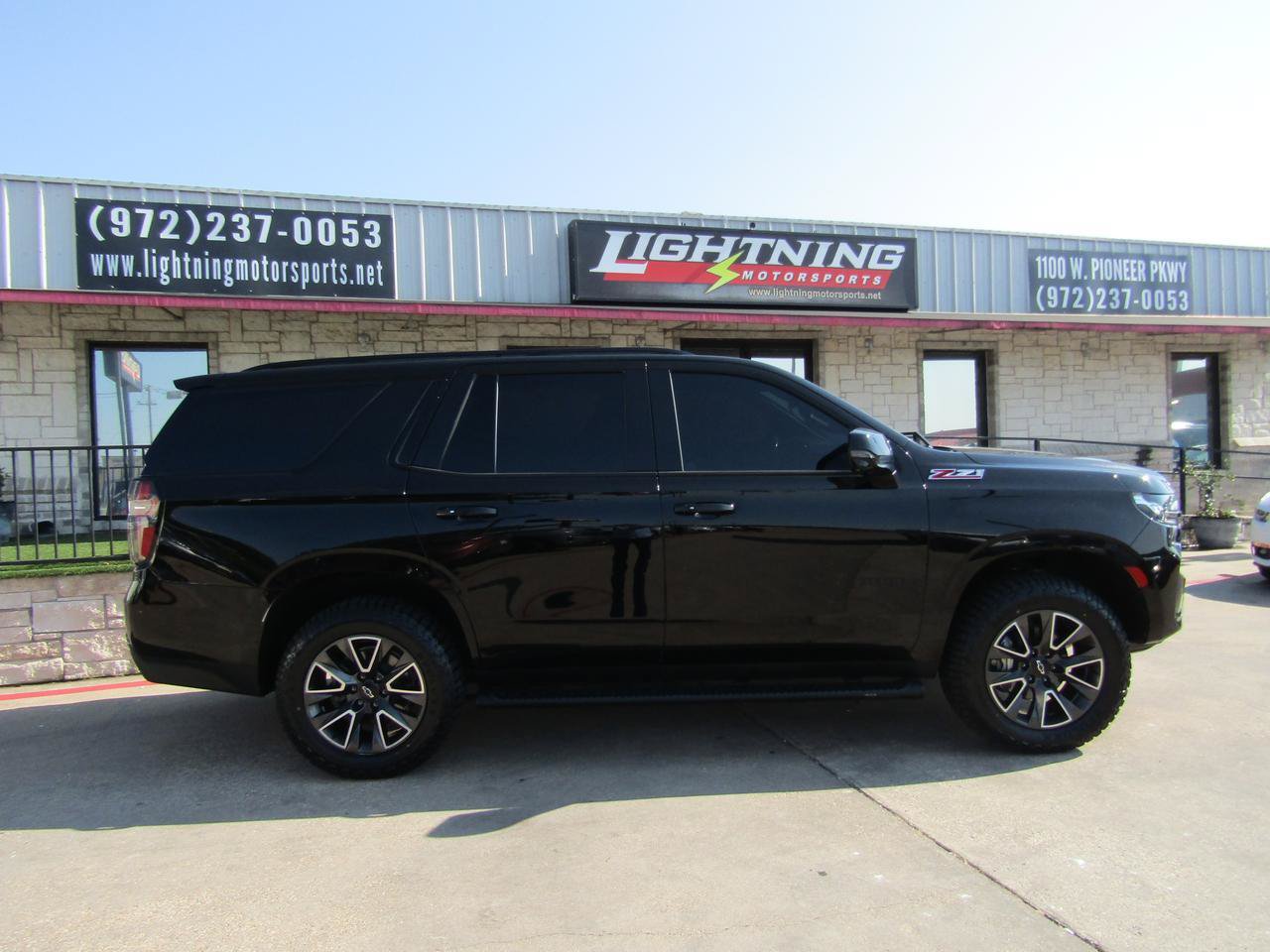 Used 2021 Chevrolet Tahoe Z71 w/ Z71 Off-Road Package AWD/4WD image 5